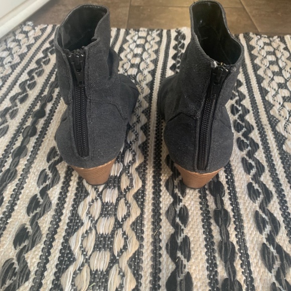 American Eagle Open Toe Wedges - Picture 3 of 5